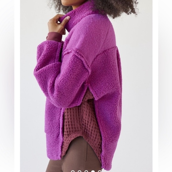 Urban Outfitters BDG Kas Sherpa Pieced
Oversized Pullover Sweatshirt Plum/Purple - Picture 4 of 16